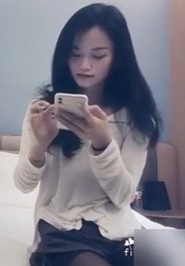 赵总约波浪长发黑丝苗条外围女