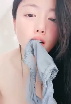 平台第一女神绿播两年了终于下海了
