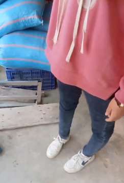女主播户外勾搭农民大哥大秀