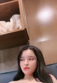 气质美少妇又白又大明星脸很不错
