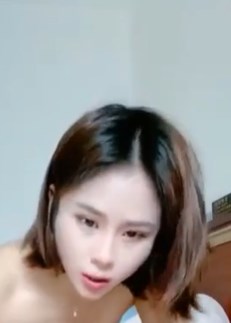 短发美女和一个丑八网友大秀强烈推荐2