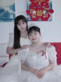呆哥新代表作史上超強两人妻閨蜜
