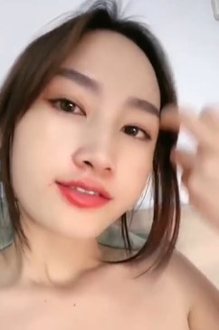 极品模特下海某个网站的模特回归皮肤白皙