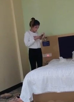 东莞酒店找了个外围女各种姿势玩