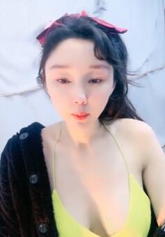 丝袜高跟大长腿极品御姐全程露脸大秀演绎
