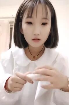 短发小妹妹姐姐全程露脸大秀直播
