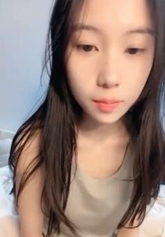 校花级别女神每次见他就受不了2