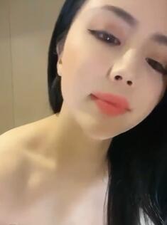 高颜值19岁童颜女仆学生制服