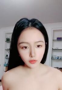 乖巧可爱的小女人和颜值很高跟小哥直播