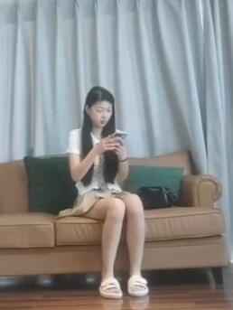 1600元约了一个19岁170CM身材苗条学生妹
