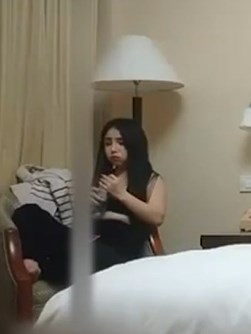 利哥约了个肉肉身材长发少妇黑丝撕裆