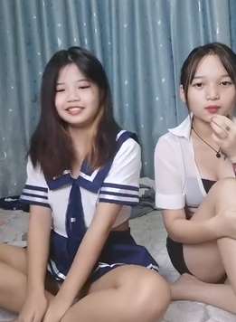 广东嫩模三美全程露脸制服在狼友的指挥下