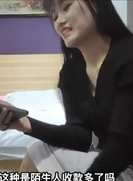 瘦子酒店约已婚小少妇新婚不久背著老公下海
