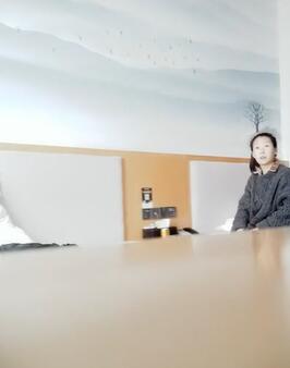 员外休息了一会之后直接在镜头前深喉