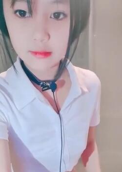 极品小萝莉全程露脸大秀直播乖巧听话听狼友指挥