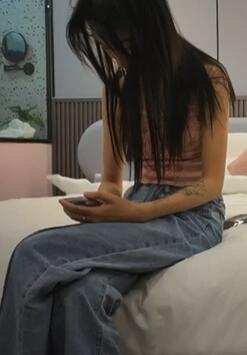 捶子第二场约苗条身材牛仔裤少妇