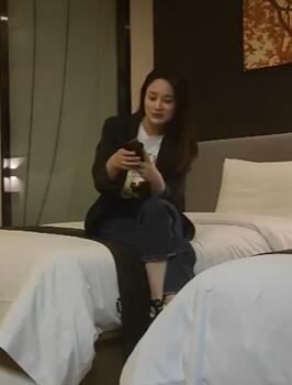 新人约二号选手牛仔裤美女第一场