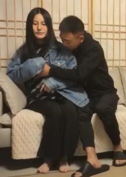 捶子约高颜值黑色长裤小姐姐兼职