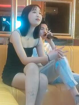 怨种ktv约非常漂亮的黑色短裙妹子2