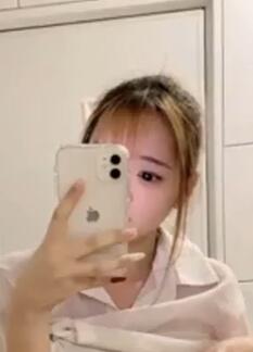 台湾曾经称霸表特版的金发学生妹