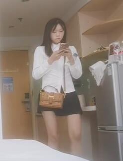 反差少女香舌诱人-硬壳约妹