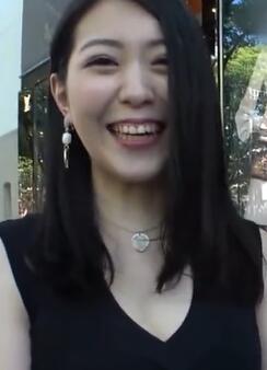 NTR-022 原以为是依赖富豪男友的傲娇系尤物