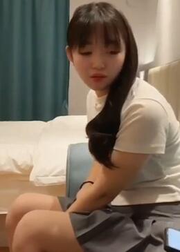 横扫全国外围圈约妹飞哥酒店 约清纯大一新生