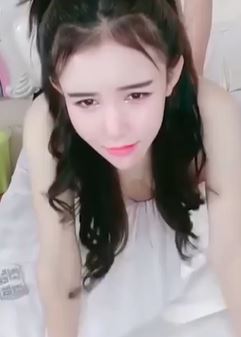 姐妹花和男粉丝居家大秀