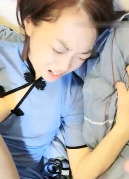 颜射女神极品蜜桃美臀在男友面前和他哥们大秀