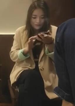 深夜约少妇自带兔女郎情趣装镜头前按头