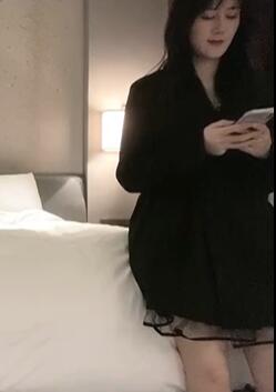 小宝找一个高颜值的黑色短裙小姐姐玩第二场