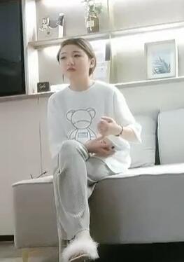 91沈先生约一个素颜超级好看的兼职女孩
