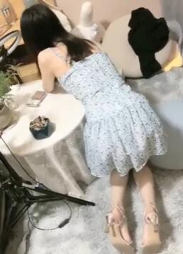 男魔找姑娘原榨精少女,吊打一众女主播