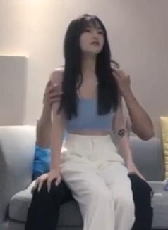 约高颜值蓝衣妹子被曝出是抖音网红兰兰鹿鹿