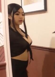亚洲华裔性感人妻身材超火辣