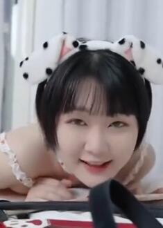 女王Tiny和小母狗乔安的SM调教日记