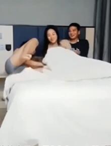真实偷拍精品换妻
