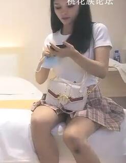 午夜秋霞06-18约网吧前台小妹