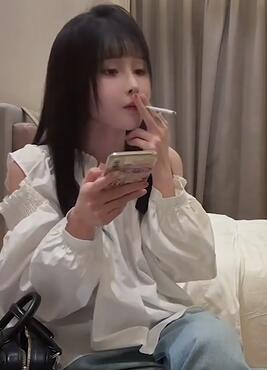 约乖巧温柔长相甜美的美少女-鸠摩智