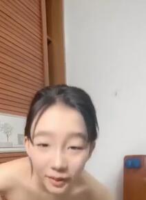 直播 瘦瘦的妹子和男友大秀