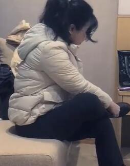 文轩专题12-7坦克级少妇上演搞笑大秀
