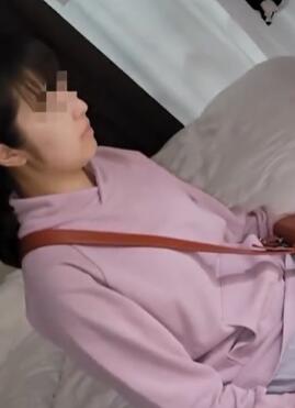 FC2PPV-4630573 一个自私且极其固执的妻子