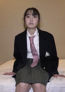 FC2PPV-4667639 一个住在乡村的单纯苗条的女孩