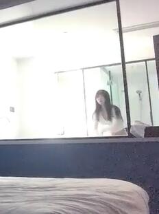 小宝专题12-5怕光又爱哭的小女孩