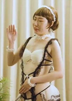 果冻传媒91YCM-090裸体女仆的尊荣服务