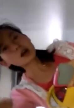 居然不是偷拍是强行拍摄必须拍脸