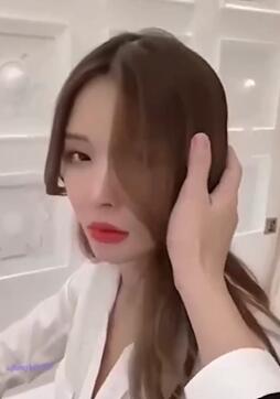 被土豪花美金调教各种玩弄流出