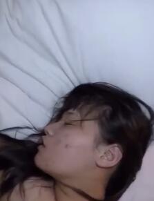 酒店前台迷糊状态强干沙发桌子上