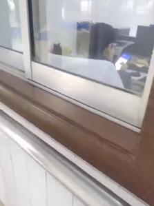 姐姐玩腻学生和老头,走进乡村医院