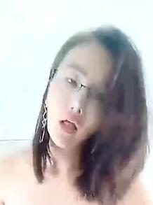 秀色小仙女黑丝高跟被大哥放肆蹂躏全程露脸
